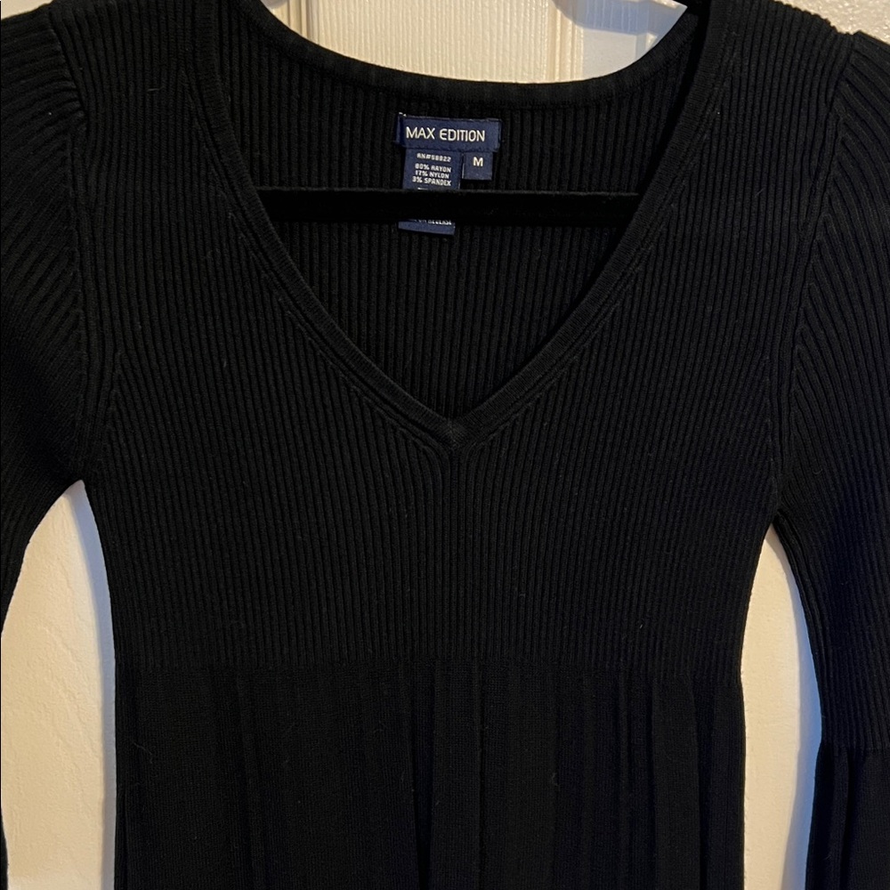 Max Edition Black V-Neck Tunic Sweater
